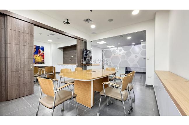 Oficinas y Consultorios, Alquiler en Centro Ccial. Jardín Plaza