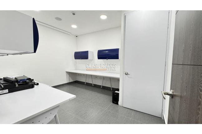 Oficinas y Consultorios, Alquiler, Centro Ccial. Jardín Plaza - $8.000.000