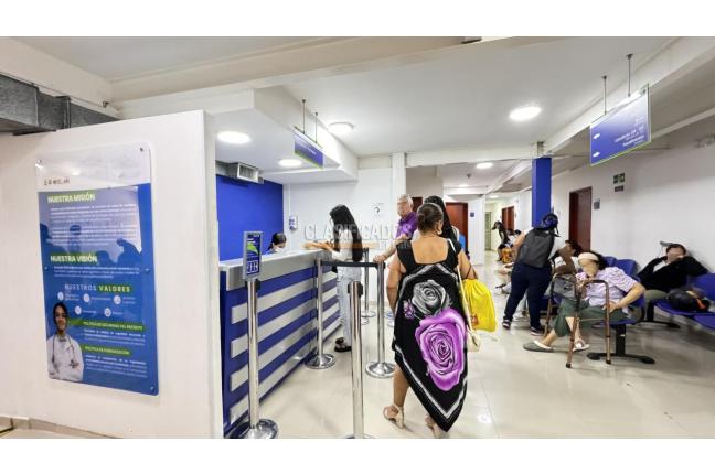 Oficinas y Consultorios, Alquiler, Versalles - $30.000.000