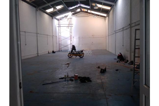 Locales y Bodegas, Alquiler, San Nicolás - $8.000.000