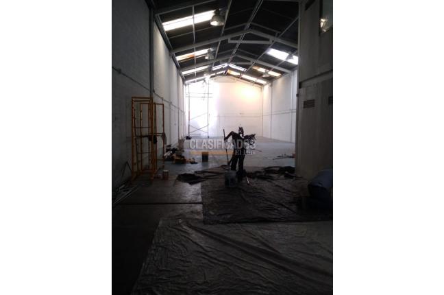 Locales y Bodegas, Alquiler, San Nicolás - $8.000.000