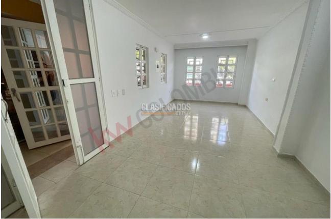 Casas, Alquiler en Ciudad 2.000