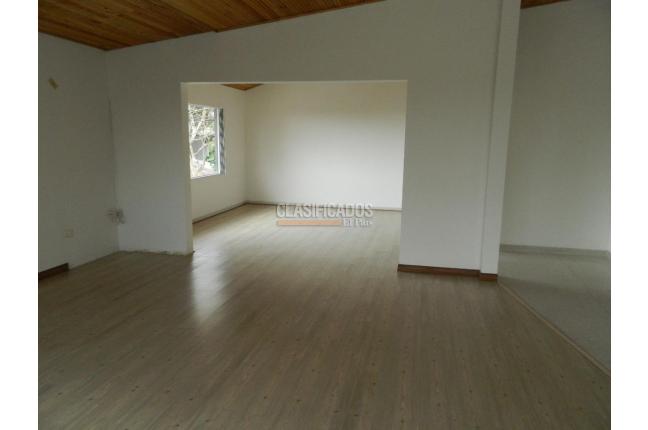 Casas, Alquiler en Tejares Cristales