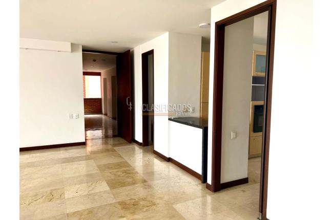 Apartamentos, Venta, Cristales - $1.200.000.000