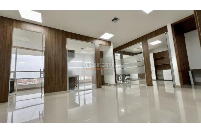 Oficinas y Consultorios, Alquiler en Centro Ccial. Jardín Plaza