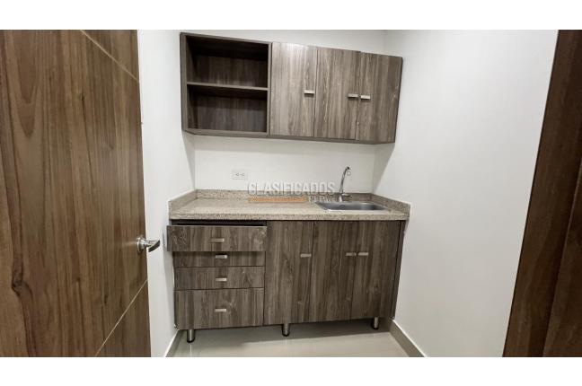 Oficinas y Consultorios, Alquiler, Centro Ccial. Jardín Plaza - $9.000.000