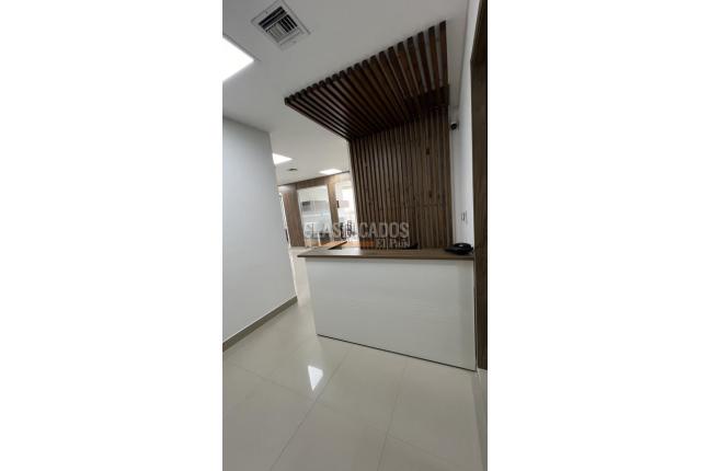 Oficinas y Consultorios, Alquiler, Centro Ccial. Jardín Plaza - $9.000.000