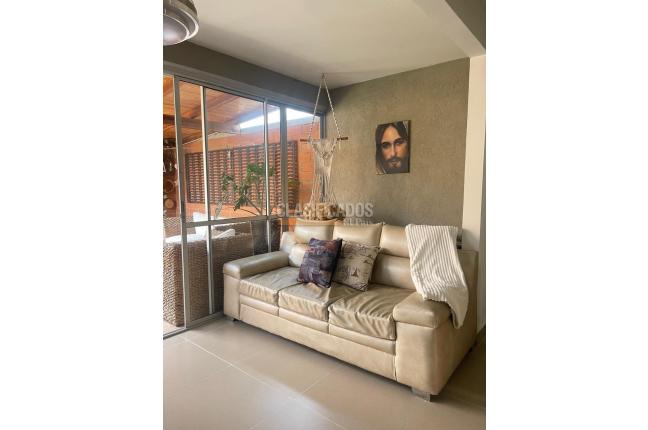 Casas, Venta en Ciudad Country