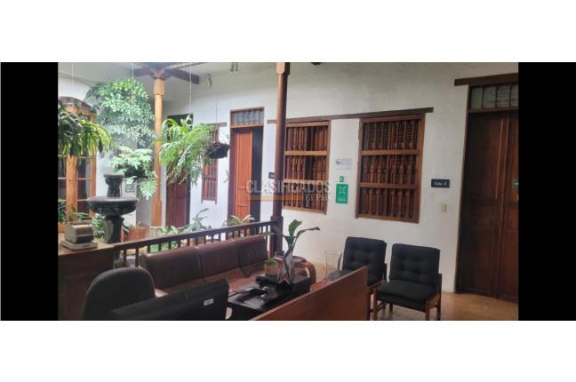 Oficinas y Consultorios, Venta en San Antonio