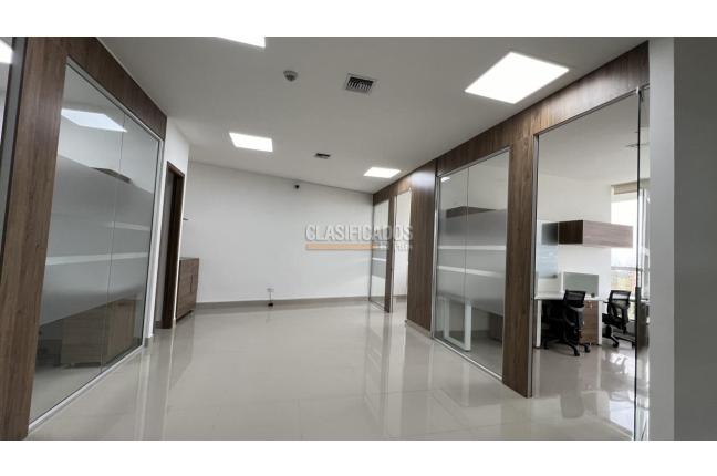 Oficinas y Consultorios, Alquiler en Centro Ccial. Jardín Plaza