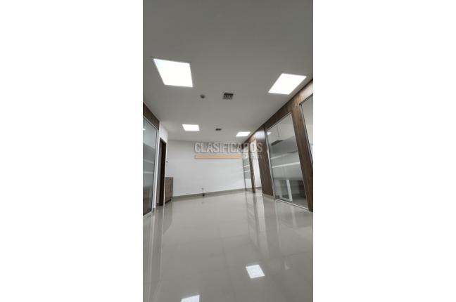 Oficinas y Consultorios, Alquiler, Centro Ccial. Jardín Plaza - $9.000.000