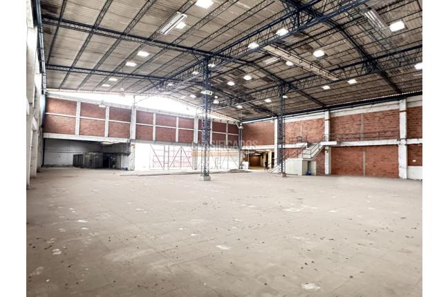 Locales y Bodegas, Alquiler en Yumbo