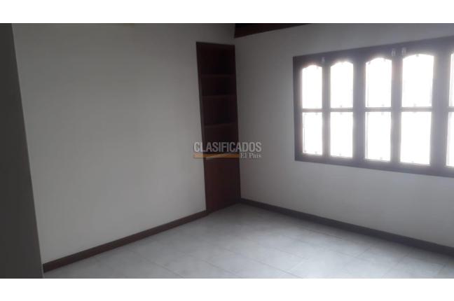 Casas, Alquiler en La Flora