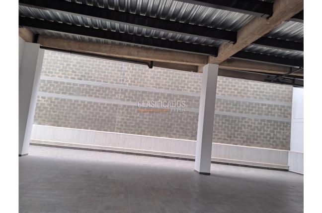 Locales y Bodegas, Alquiler, Granada - $10.000.000