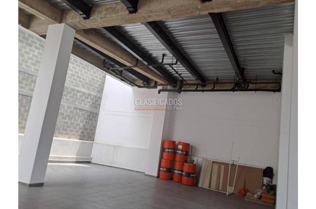 Locales y Bodegas, Alquiler, Granada - $10.000.000