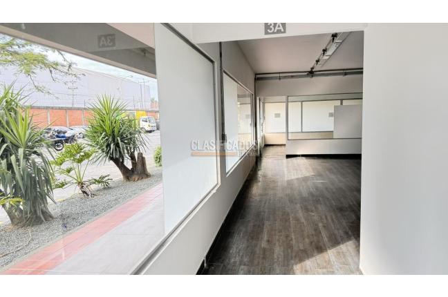 Oficinas y Consultorios, Alquiler en Salomia