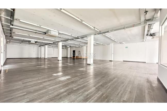 Oficinas y Consultorios, Alquiler en Salomia