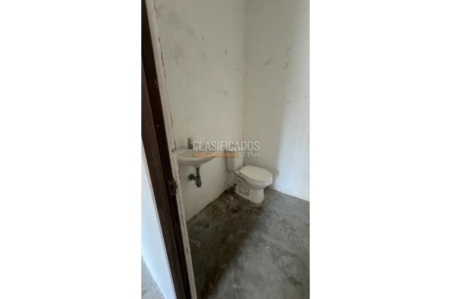 Locales y Bodegas, Alquiler, Granada - $2.000.000