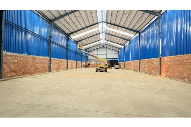 Locales y Bodegas, Alquiler, La Dolores - $10.500.000