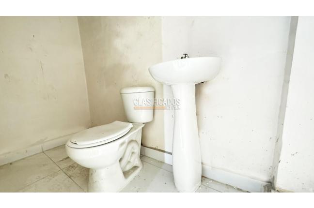 Locales y Bodegas, Alquiler, La Dolores - $10.500.000