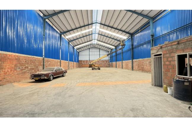 Locales y Bodegas, Venta en La Dolores