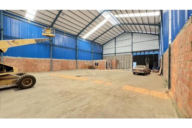 Locales y Bodegas, Venta, La Dolores - $1.350.000.000