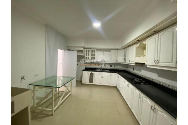 Oficinas y Consultorios, Alquiler, El Ingenio - $3.500.000