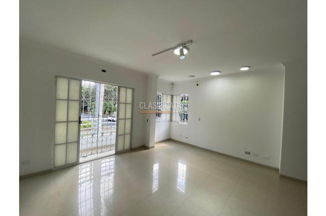 Oficinas y Consultorios, Alquiler, El Ingenio - $3.500.000