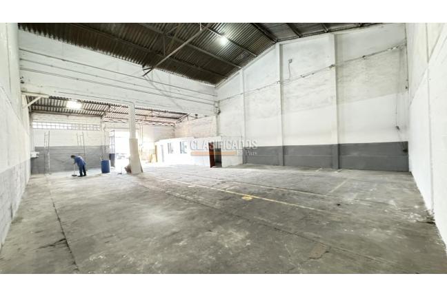 Locales y Bodegas, Alquiler en Industrial