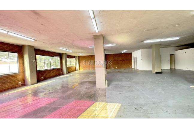 Locales y Bodegas, Alquiler, El Troncal - $5.700.000