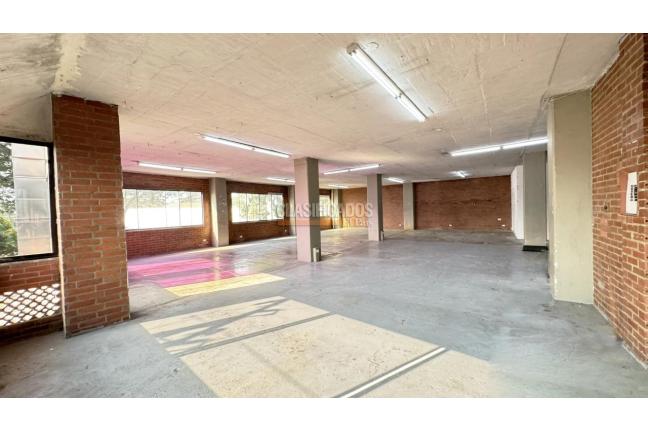 Locales y Bodegas, Alquiler, El Troncal - $5.700.000