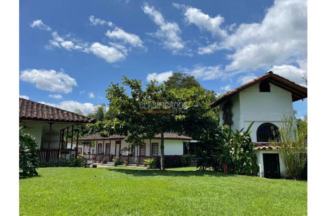 Fincas y Casas Campestres, Venta, Montenegro - $2.200.000.000