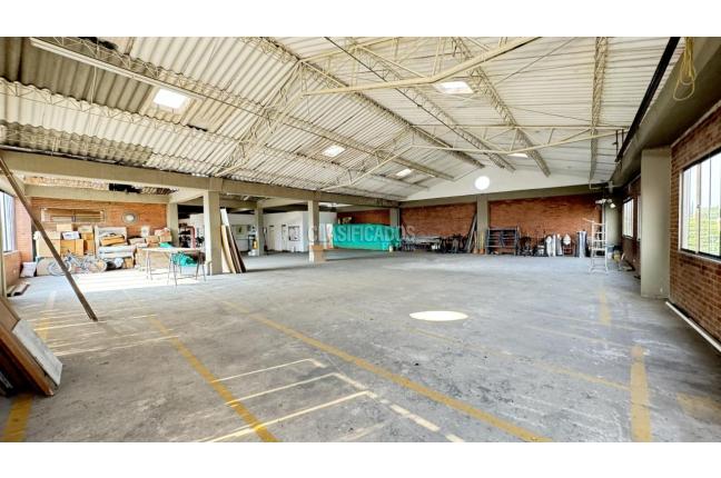 Locales y Bodegas, Alquiler, El Troncal - $3.200.000