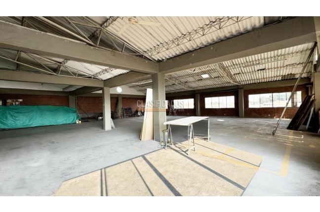 Locales y Bodegas, Alquiler, El Troncal - $3.200.000