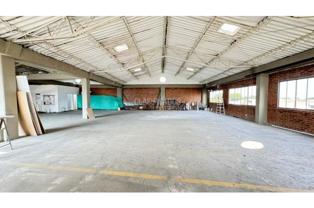 Locales y Bodegas, Alquiler, El Troncal - $3.200.000