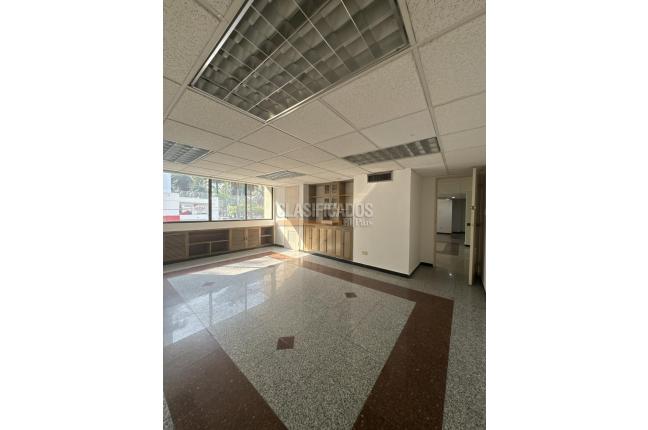 Oficinas y Consultorios, Venta, Versalles - $935.000.000