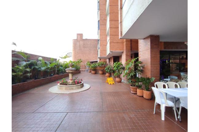 Apartamentos, Venta, Centenario - $470.000.000