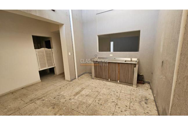 Casas, Alquiler, Granada - $6.300.000