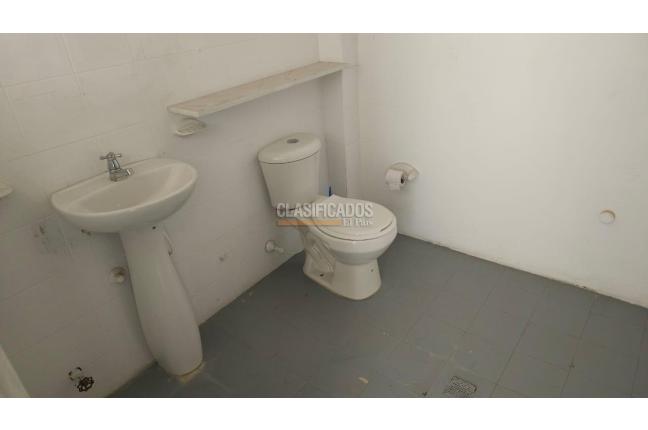 Locales y Bodegas, Alquiler, Granada - $6.300.000