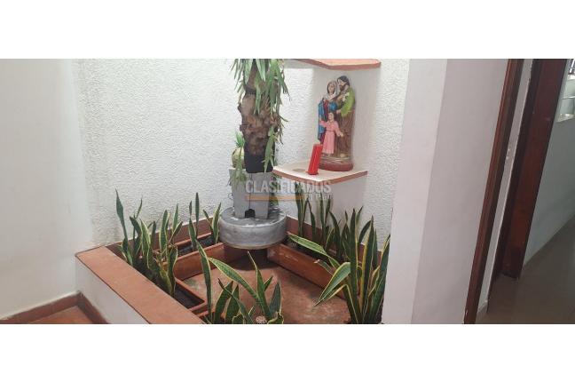 Casas, Venta en La Flora