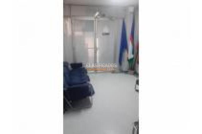 Oficinas y Consultorios, Alquiler, Ed. Aristi - $600.000