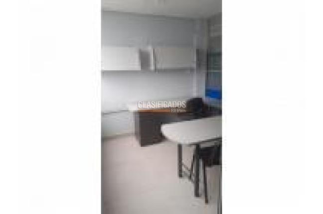Oficinas y Consultorios, Alquiler, Ed. Aristi - $600.000