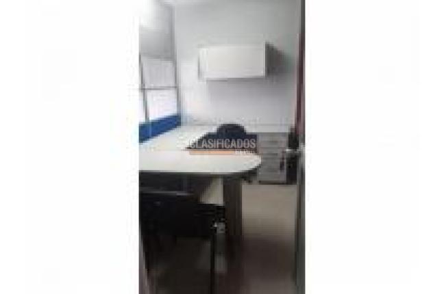 Oficinas y Consultorios, Alquiler, Ed. Aristi - $600.000