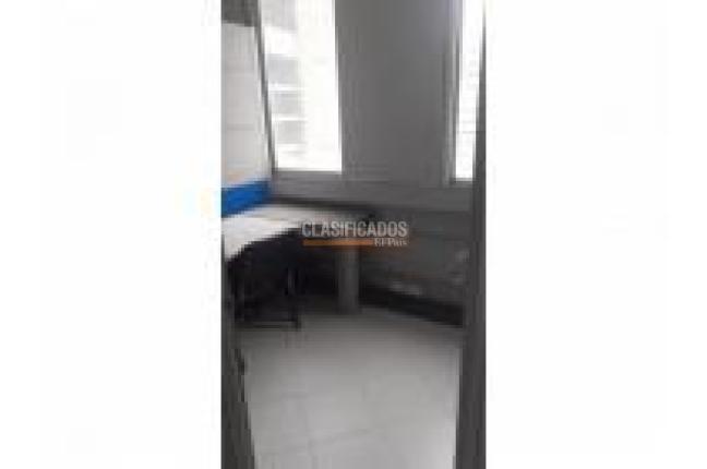 Oficinas y Consultorios, Alquiler, Ed. Aristi - $600.000