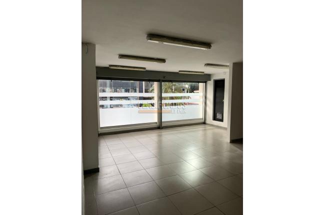 Locales y Bodegas, Alquiler, Versalles - $7.500.000