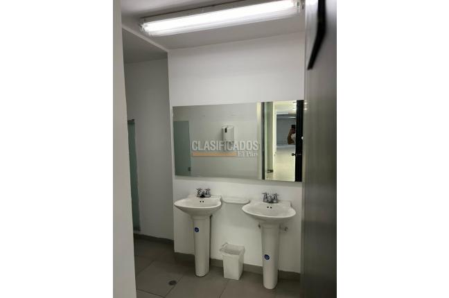 Locales y Bodegas, Alquiler, Versalles - $7.500.000