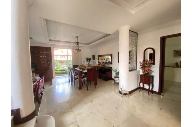 Casas, Venta en Ciudad Jardín