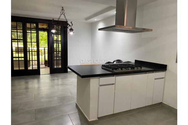 Casas, Venta, El Castillo - $1.100.000.000