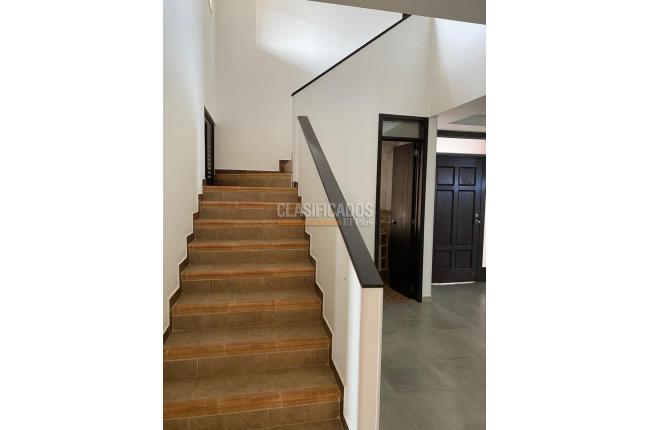 Casas, Venta, El Castillo - $1.100.000.000