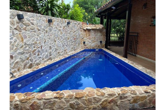 Casas, Venta, El Castillo - $1.100.000.000